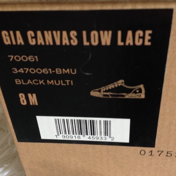 Fry Gia Canvas Low Lace Sneakers - Picture 11 of 12